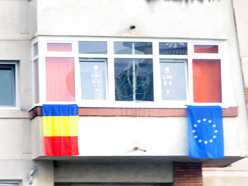 Steaguri in balcon (c) eMM.ro